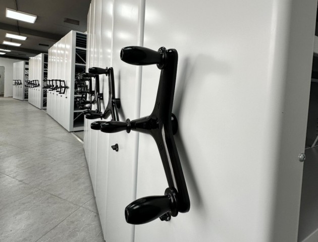 Система передвижных стеллажей