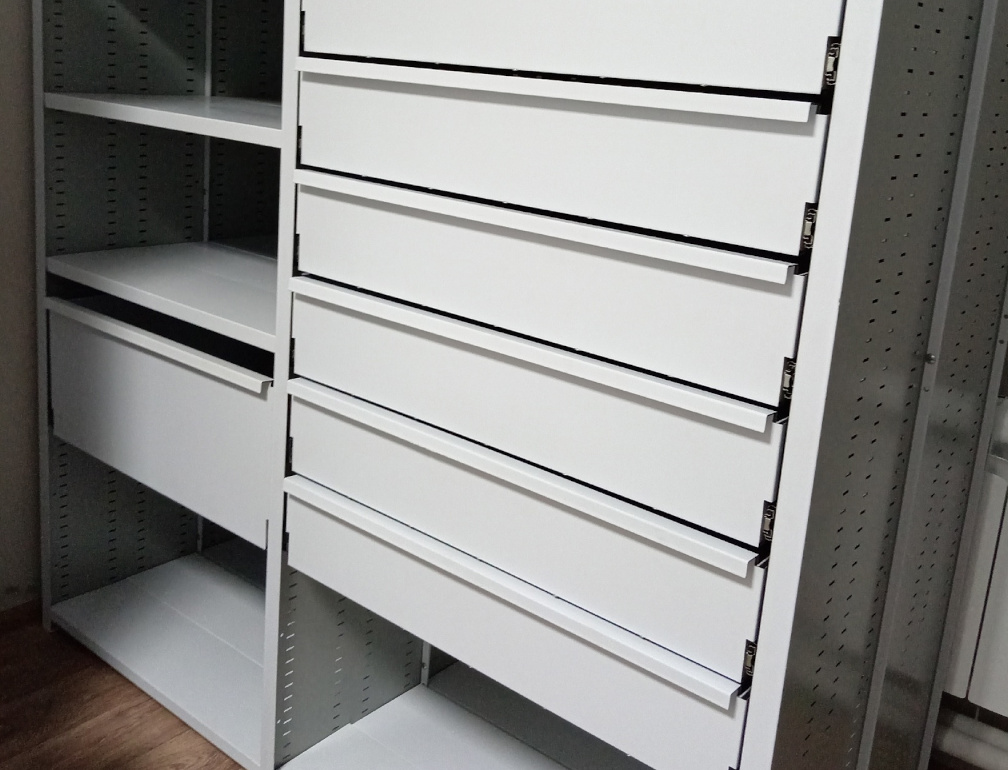 стеллажи с выдвижными ящиками